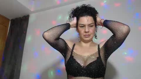 sharickleon11 online show from November 1, 2:56 am