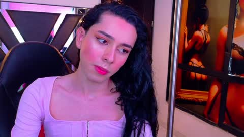 Sharlond online show from April 2, 2:35 pm