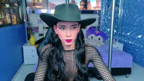 Sharlond online show from April 12, 1:37 pm