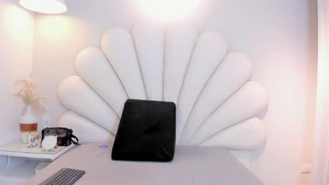 sharon  fire online show from April 18, 12:07 pm