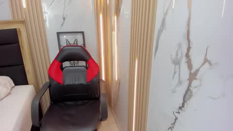 M A G N O  online show from March 26, 1:27 pm