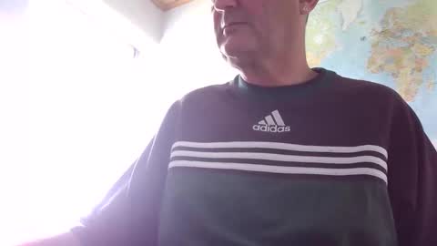 Snapshot of sharpshoder chatting on September 15, 10:39 am Peter online show from September 15, 10:39 am