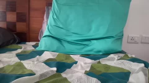 Snapshot of shash2014 chatting on February 15, 11:17 am Shashii online show from February 15, 11:17 am