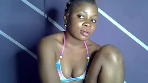 shawnie_baby online show from September 19, 1:10 am