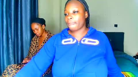 shee13 online show from November 18, 3:42 am