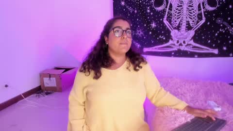 Heidy  online show from February 7, 6:03 am