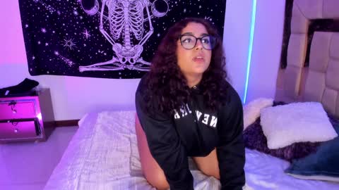 Heidy  online show from January 14, 5:40 am