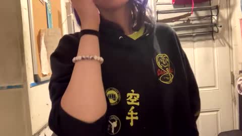 Shelby holes online show from November 29, 11:29 am