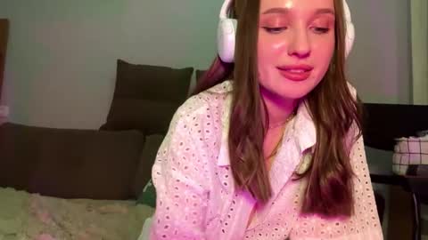 Elsa online show from December 15, 8:05 pm