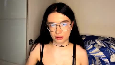 Alice online show from April 16, 8:09 pm