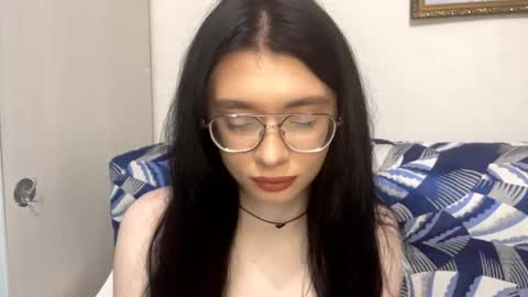 Alice online show from April 19, 5:25 pm