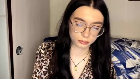 Alice online show from April 13, 4:22 pm