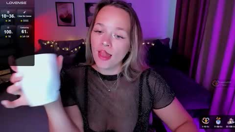 Snapshot of sherill_brill chatting on September 19, 3:27 pm Sheril online show from September 19, 3:27 pm