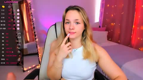 Snapshot of sherill_brill chatting on February 22, 1:57 pm Sheril online show from February 22, 1:57 pm