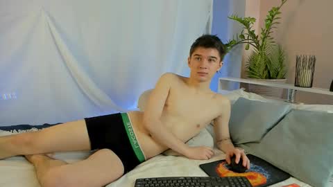 Max online show from February 12, 8:45 pm