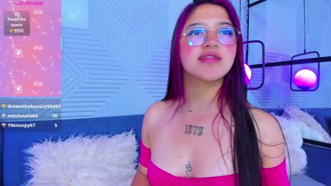 mia online show from February 4, 12:22 pm