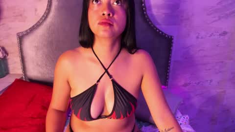 Alli  online show from December 12, 6:31 pm