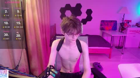 shiromy_ online show from January 7, 7:30 pm