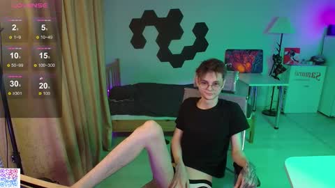 shiromy_ online show from March 5, 6:06 pm