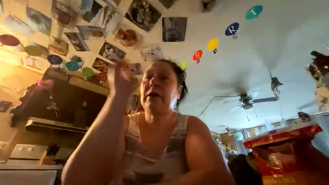 shorty920505 online show from June 4, 11:33 pm