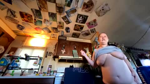 Snapshot of shorty920505 chatting on September 29, 10:20 pm shorty920505 online show from September 29, 10:20 pm