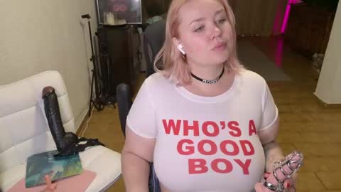 Mimi   online show from April 19, 8:37 am