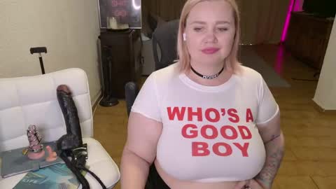 Mimi   online show from April 12, 1:26 pm