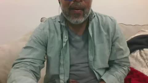 Snapshot of shy333 chatting on December 11, 5:21 am SHY333 online show from December 11, 5:21 am