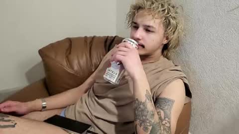 your shy boy online show from February 16, 4:16 pm