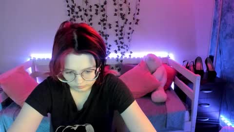 shy_elina01 online show from November 25, 11:31 am