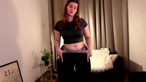 Snapshot of shy_nerd_babyy chatting on January 20, 11:35 am shy_nerd_babyy online show from January 20, 11:35 am
