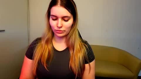 Snapshot of shy_nerd_babyy chatting on October 26, 12:06 pm shy_nerd_babyy online show from October 26, 12:06 pm
