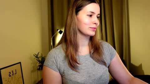 Snapshot of shy_nerd_babyy chatting on February 17, 8:52 am shy_nerd_babyy online show from February 17, 8:52 am
