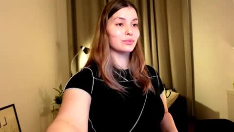 Snapshot of shy_nerd_babyy chatting on January 23, 7:43 am shy_nerd_babyy online show from January 23, 7:43 am