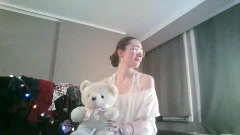 Shy Night Bat online show from March 29, 12:45 am