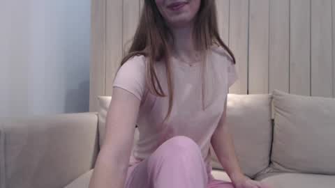 shy_schoolgirl_ online show from March 3, 4:26 pm