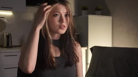 Akemi online show from April 6, 3:02 pm