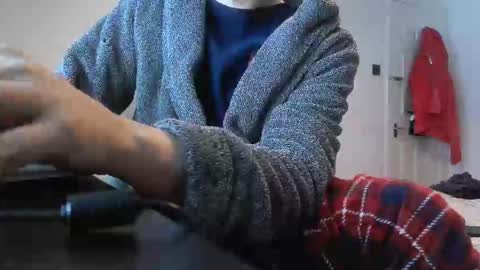 Snapshot of shyboy0533 chatting on October 20, 6:02 pm shyboy0533 online show from October 20, 6:02 pm