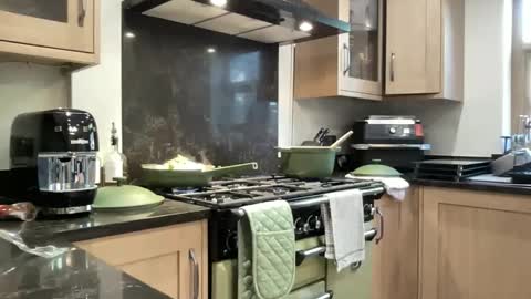 shyboy0533 online show from April 22, 10:11 am