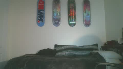 shyboyhugecum2020 online show from February 21, 5:43 am