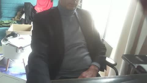 shyfrenchcock online show from March 10, 1:10 pm