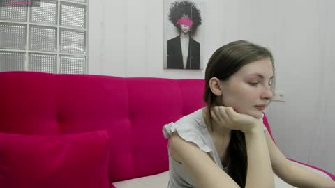 shyly_lisa online show from June 3, 1:30 am
