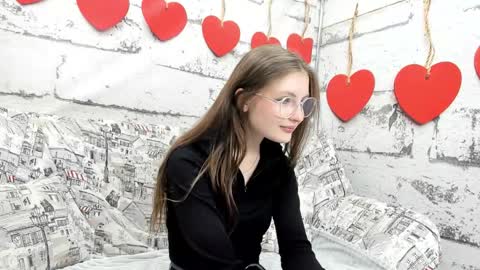 shyly_lisa online show from September 28, 1:14 am