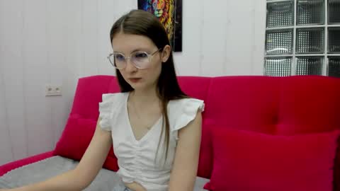 shyly_lisa online show from October 7, 1:45 am