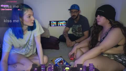 Hippie online show from April 4, 6:42 am