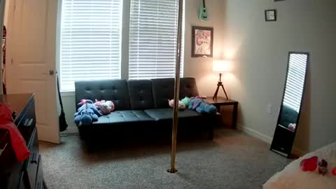 shypetitebaby online show from July 2, 7:08 pm