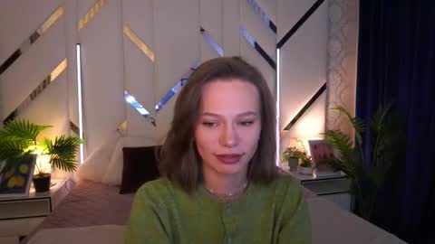 shyysiren online show from December 22, 9:16 am