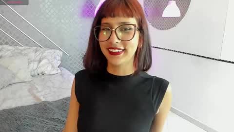 Snapshot of sia_roose chatting on September 23, 3:44 am Sia online show from September 23, 3:44 am