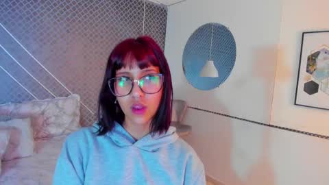 Snapshot of sia_roose chatting on September 10, 7:09 am Sia online show from September 10, 7:09 am