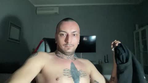 sidvicious23cm online show from February 3, 6:23 pm